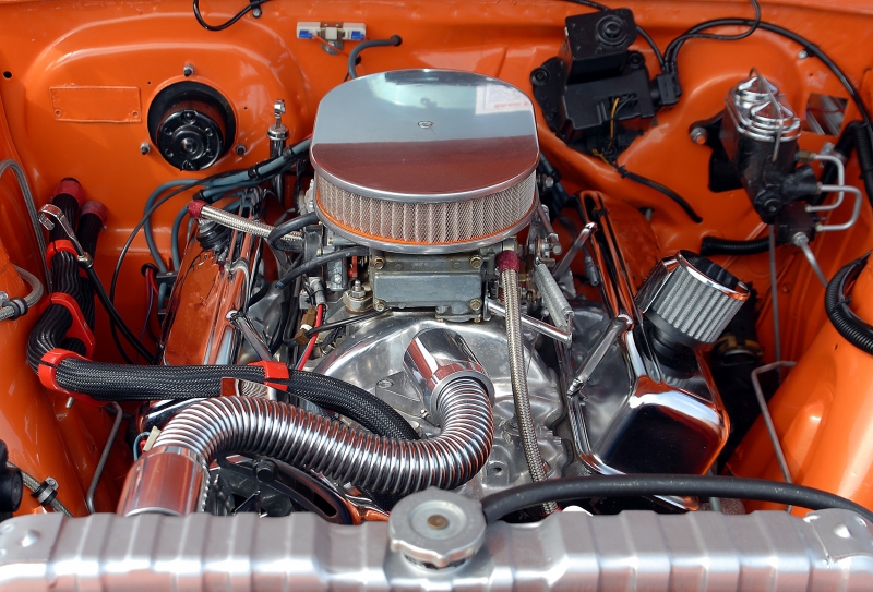 garagiste-CARCES-min_car-engine-1738309